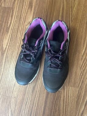 Brahma Women's Black and Purple Athletic Sneakers